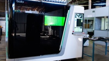 F 123 FillMaxWzM3MCwyODBd